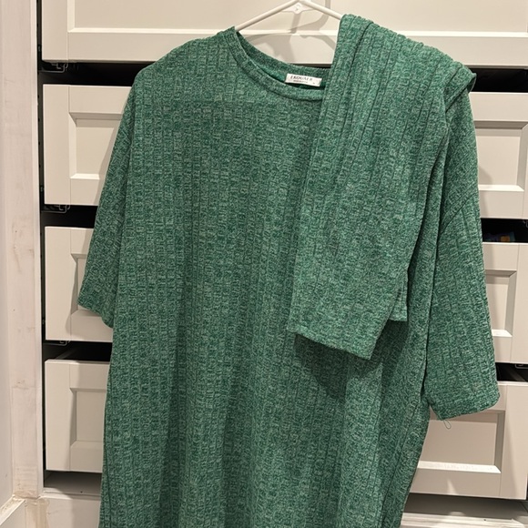 Green Ribbed Knit  Set - Picture 2 of 3